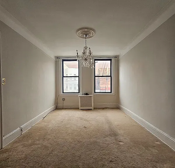 23-52 31st Ave #2R — Photo 3