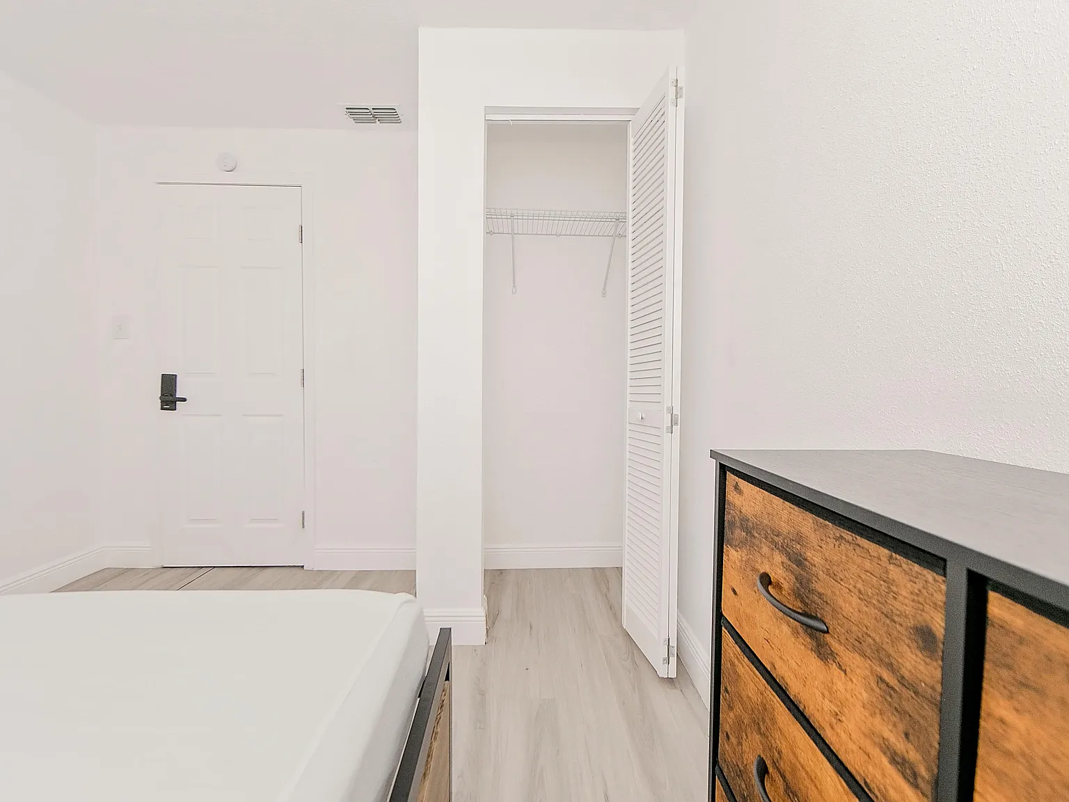 2 bed, 1.0 bath, 800 sqft, $1,139 — Photo 4