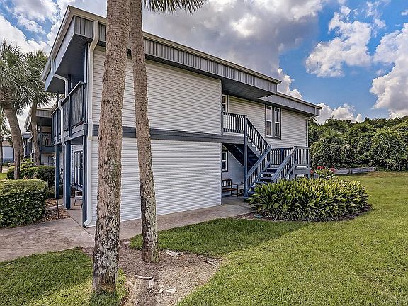 3rd image of 631 Tarpon Ave APT 6521