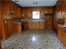 3rd image of 414 Richland Cir