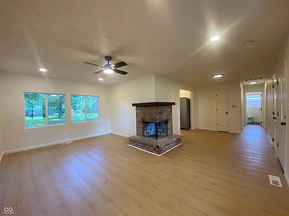 3rd image of 6524 W Ray St