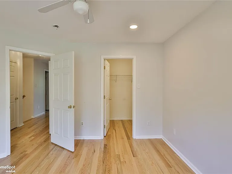 8149 Cross Creek Cir — Photo 33