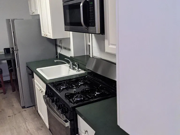 75 Webster Ave #1 — Photo 25
