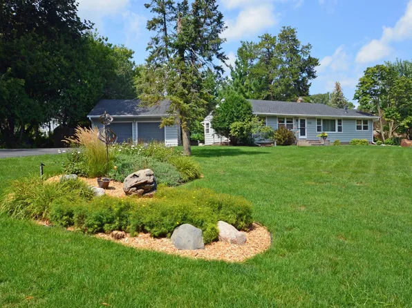 2050 Crestview Dr, Excelsior, MN 55331