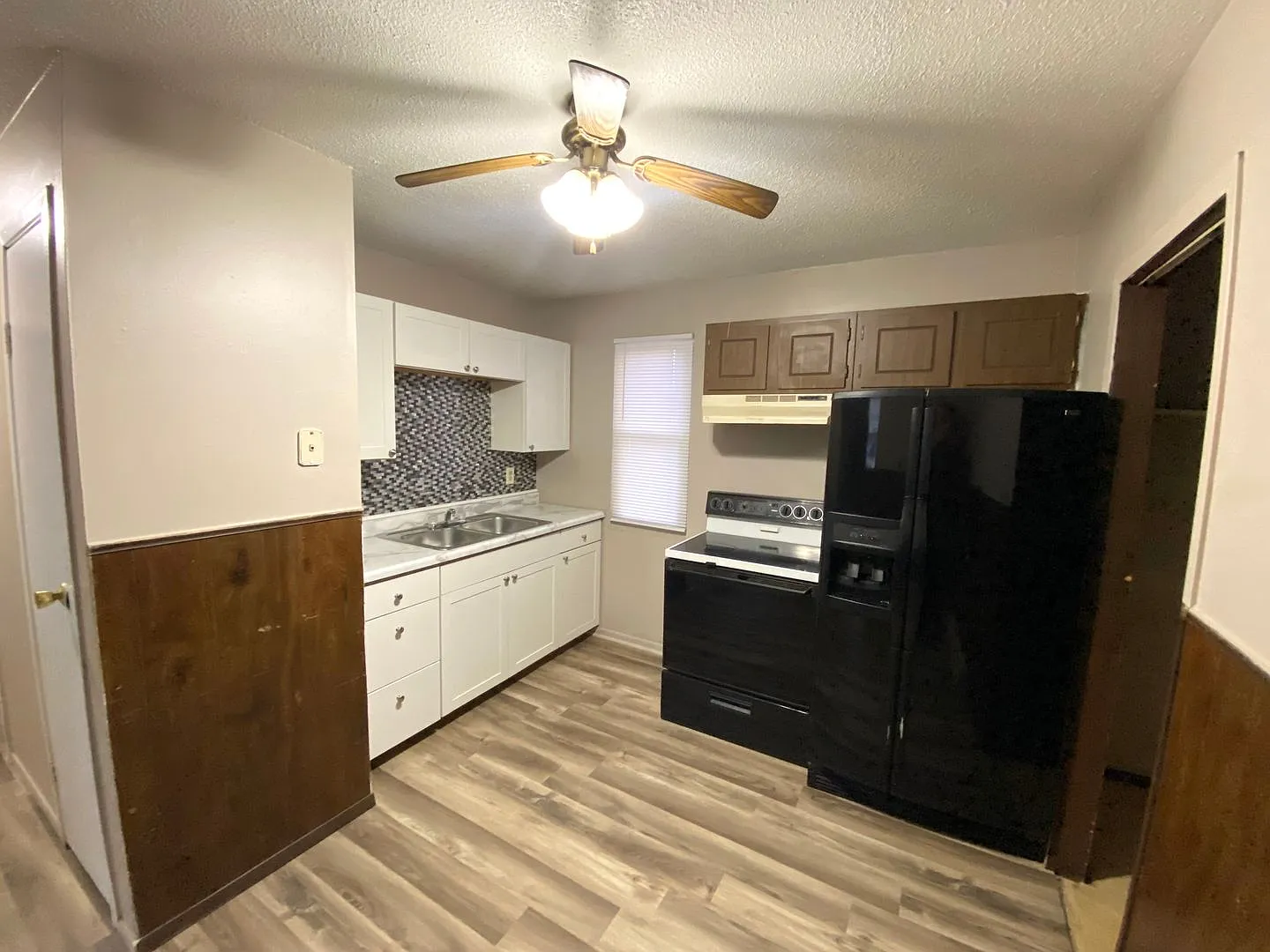 Pekin Place Apartments — Photo 2