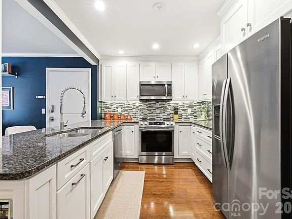 5th image of 4739 Hedgemore Dr