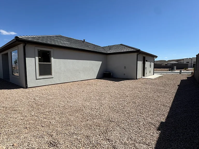 663 S Molveno Trl — Photo 3