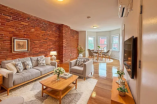 164 Broadway Photo 1