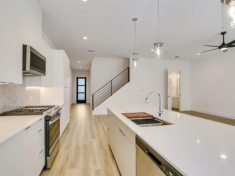 590 Old Mill Road Road 108 #108 — Photo 3