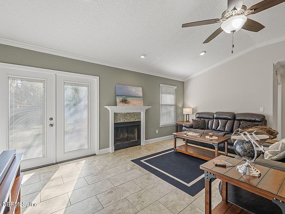 4th image of 1809 WESTON Circle