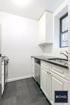 Rented by Bond New York | media 9