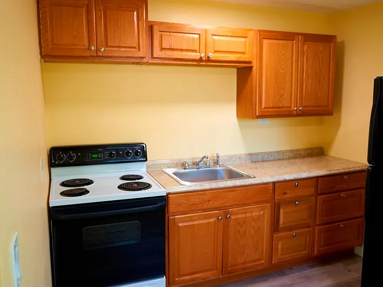 1666 N Myrtle Ave — Photo 6