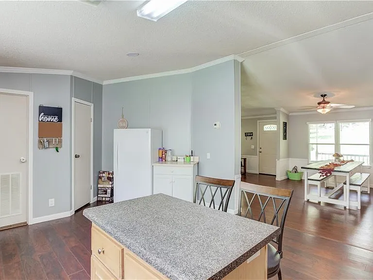 Westwood Ln — Photo 13