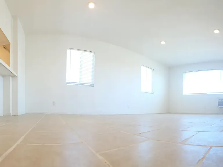 Cascade Pointe — Photo 14