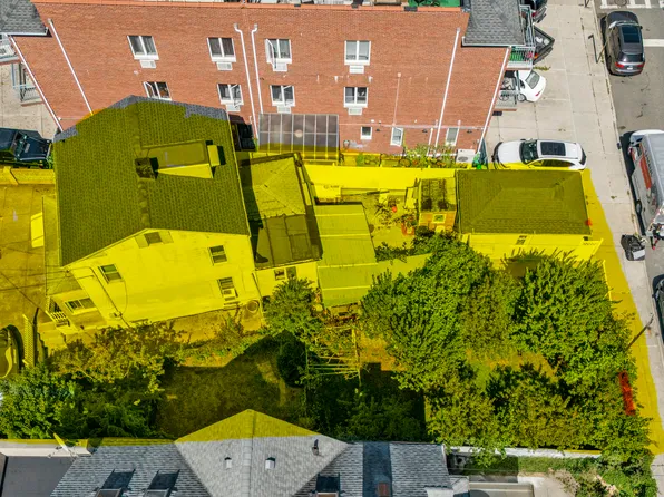 2408 East 13th Street image 6 of 23