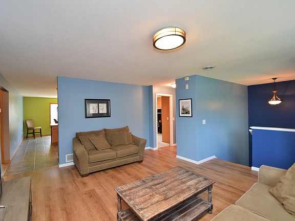 5th image of 203 31st St W