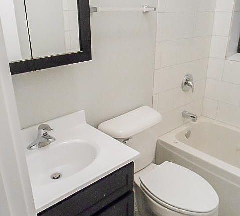 4th image of 2211 W Foster Ave APT 1A