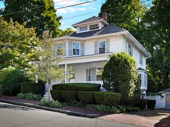 25 Pickett St, Beverly, MA 01915