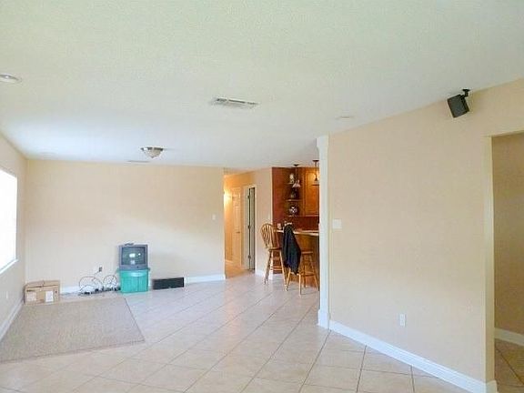 4th image of 2045 S Glencove Ln