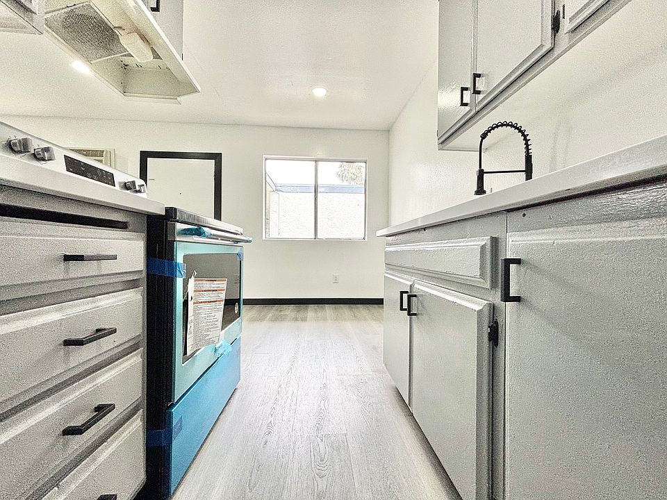 1st image of 8202 Langdon Ave #26