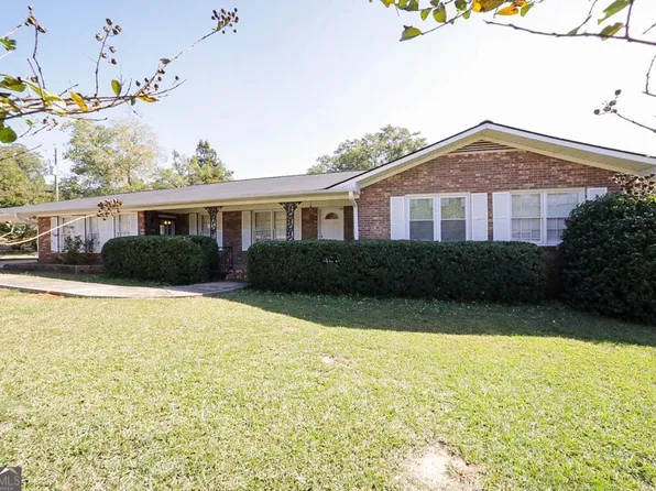 327 General Daniel Ave S, Danielsville, GA 30633