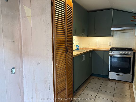4th image of 315 Wychwood Ave