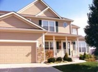 711 Canyon View Dr, Lansing, KS 66043