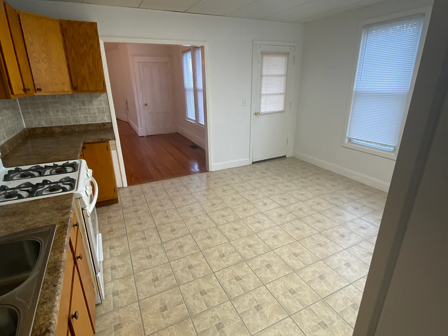 3 bed, $1,500 — Photo 1