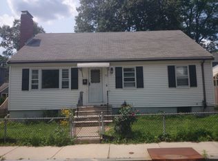 77 Bourne St, Jamaica Plain, MA 02130