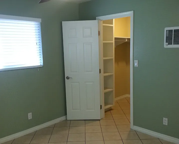 4246 Van Dyke Ave #7 — Photo 11
