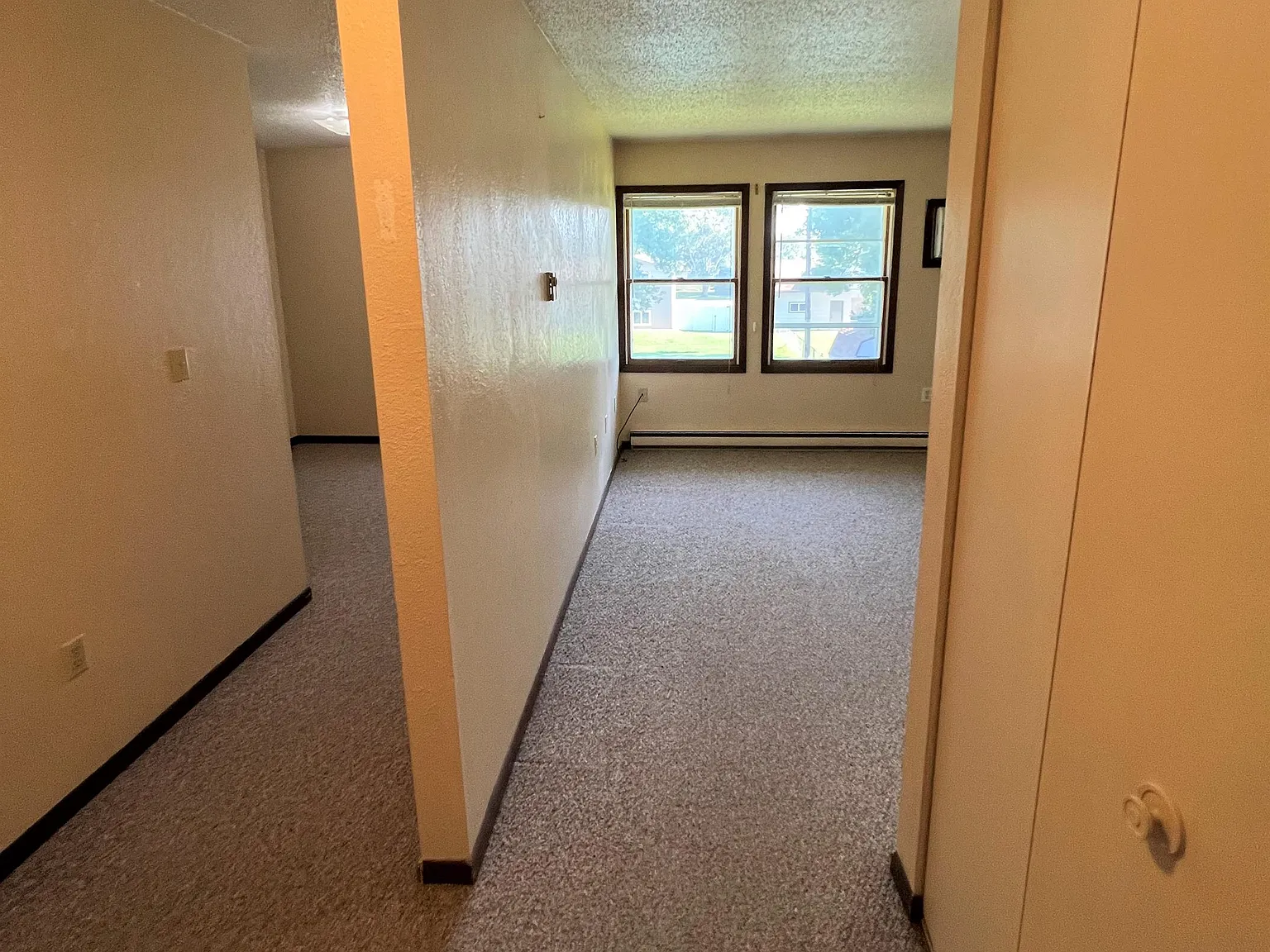 VR - 9 E 10th Ave - Groton - 207 — Photo 1