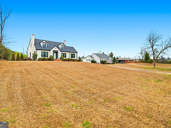 2nd image of 233 Lagrange St