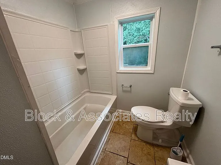 87 Robert Thompson Rd — Photo 45