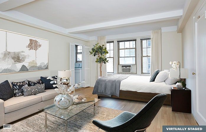 1st image of 299 W 12th St