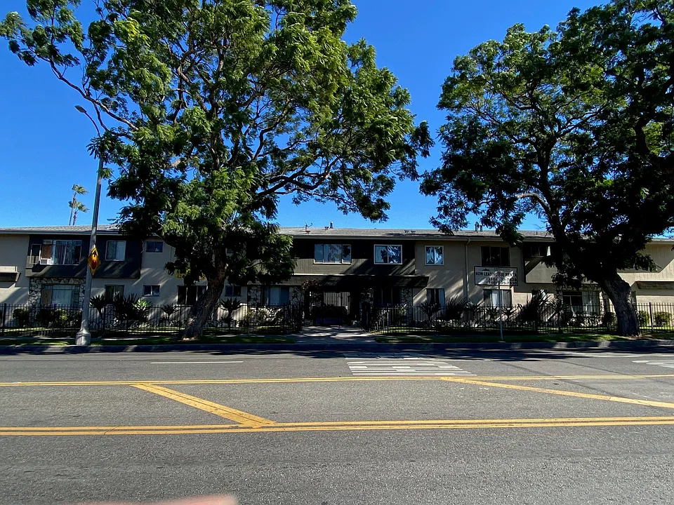 4423 Santa Rosalia Dr.