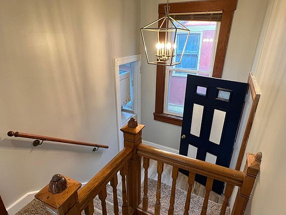 Entry & Laundry