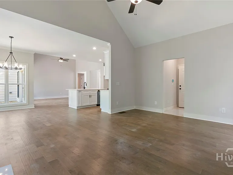 400 Ansley Dr — Photo 10