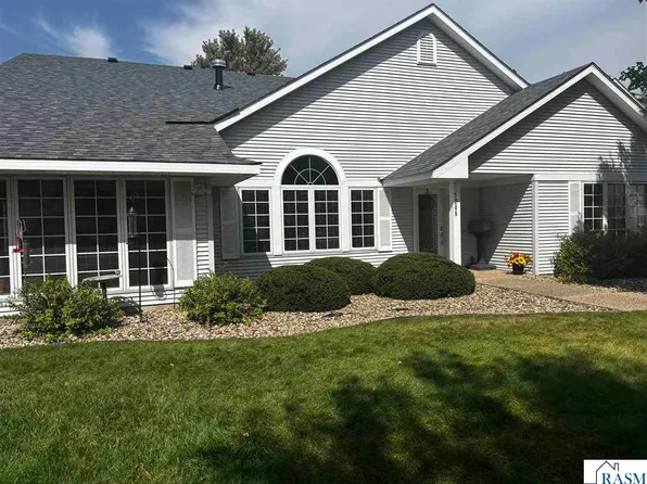 1208 Rockbend Pkwy, Saint Peter, MN 56082