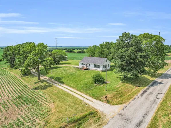 939 County Road 1500 Rd E, Tolono, IL 61880