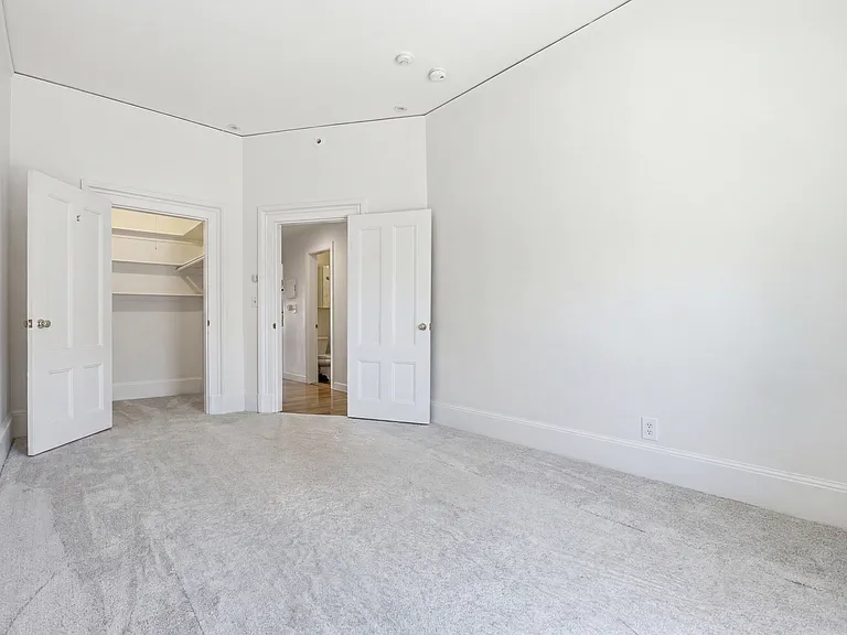 190 Beacon St #7 — Photo 16