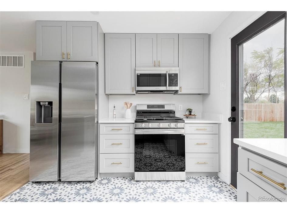 1st image of 1087 N Wolff St