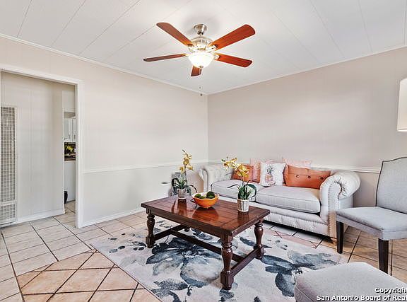5th image of 2814 Navajo St