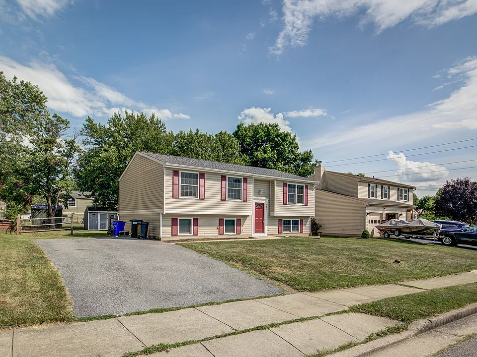5697 Briargrove Ct