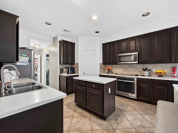 4th image of 9903 Sand Dollar Dr