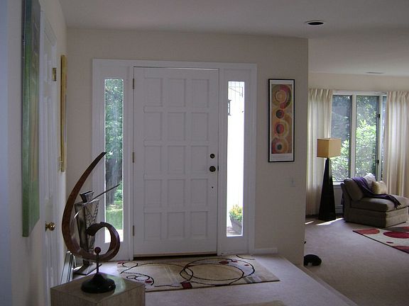 Open Airy Comptemporary Floor Plan