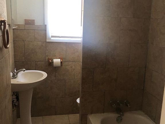 5th image of 915 Stockton St #1