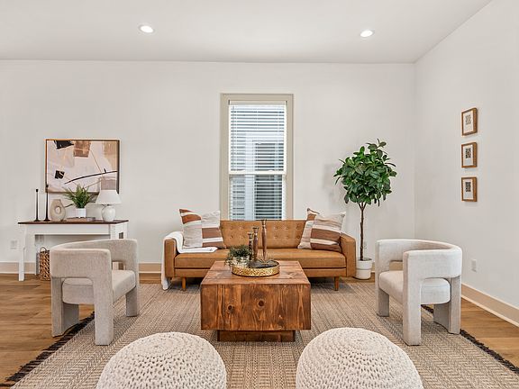 5th image of 1050 Villa Ave