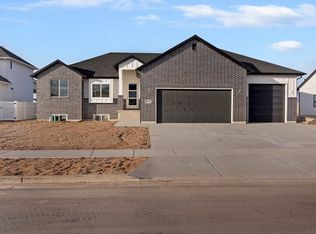 2076 W 800 S, Layton, UT 84041