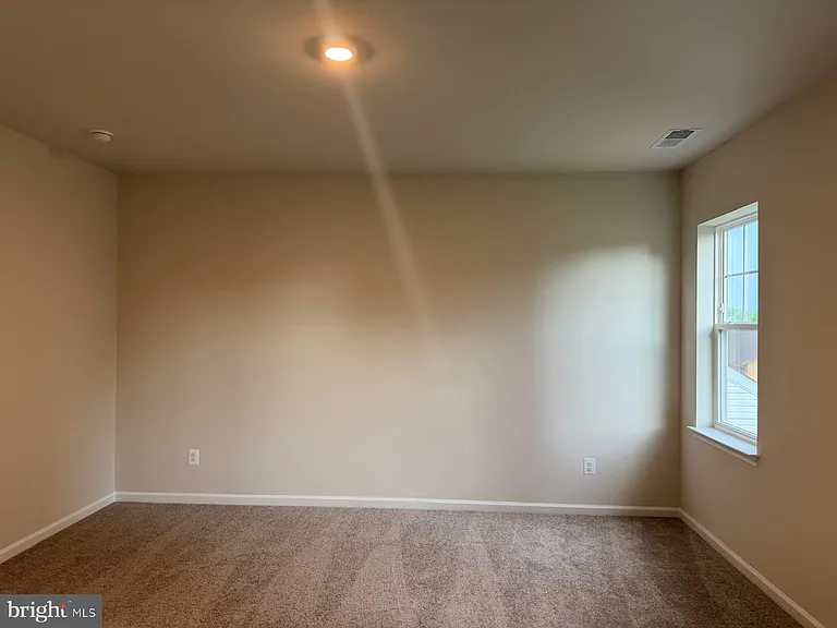 19 Forest Grove Ave — Photo 16