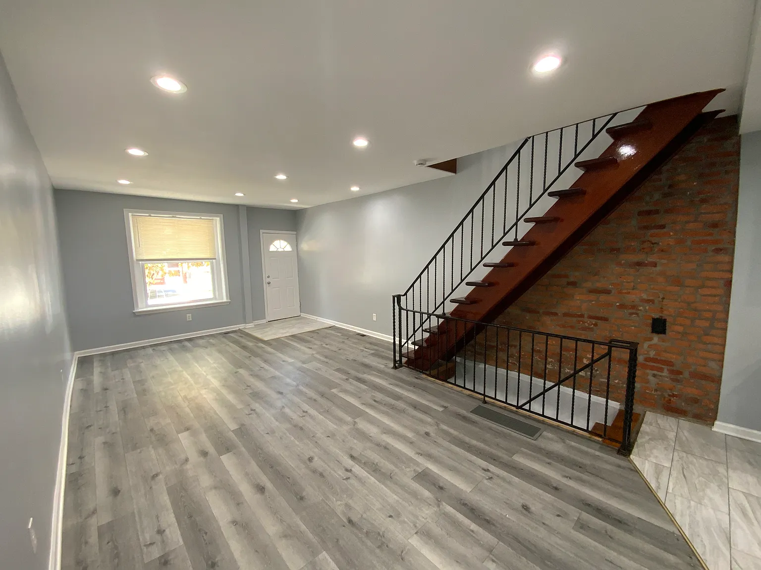 3 bed, 1000 sqft, $2,500 — Photo 4